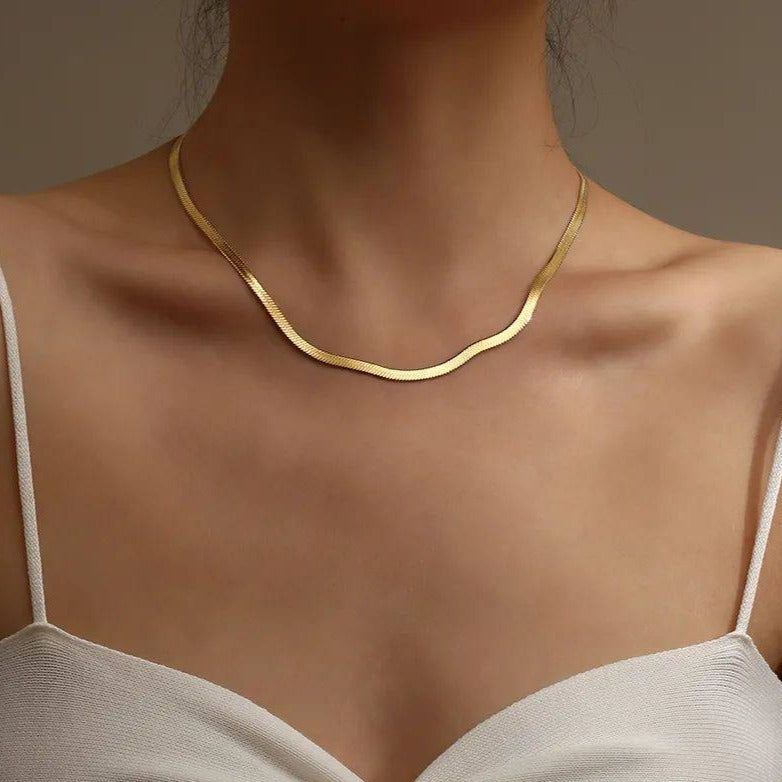 Essential Necklace in Gold