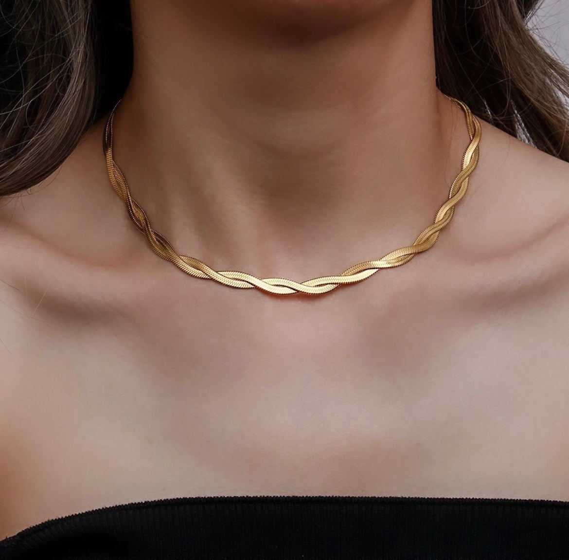 Snail gold necklace